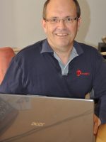 Stefan Schädeli am PC